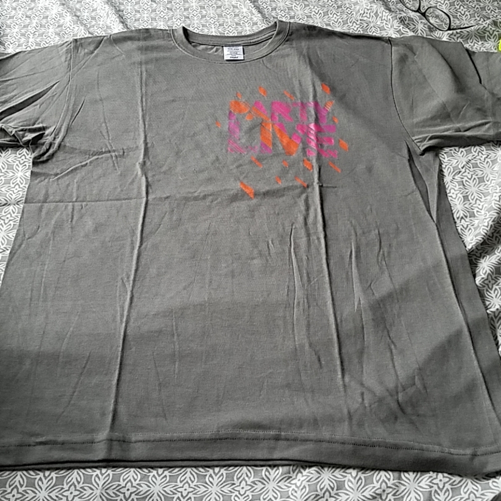 FLASH SALE!! New w/o tags Mens Zumba Party Live Tee Size O/S